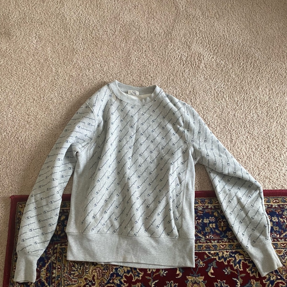 Gray Champion sweatshirt.